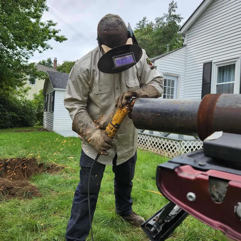 On-site pipe grinding and welding field work